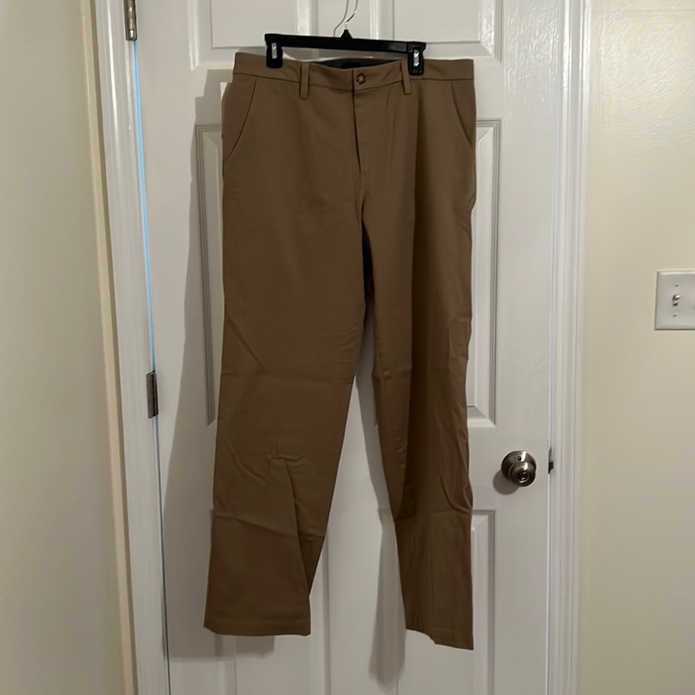 Dockers Classic Fit 36x34 Workday Khaki Classic Fit